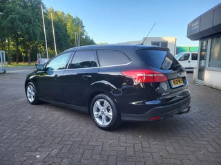 Ford Focus Ford Focus Wagon 1.5 Titanium Edition Eerste eigenaar Automatische airco Stoelver - afbeelding nr 3