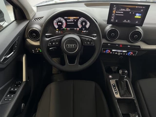 Audi Q2 Audi Q2 35 TFSI 1.5 ✅NIEUW MODEL✅ S EDITION 150PK VIR.COCKPIT ELEK.KLEP TOUCHSCREEN CARPLAY NAVI CAMERA MATRIX LED STOELVERW. PDC KEYLESS 11/2024 