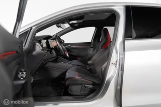 Volkswagen Golf Volkswagen Golf 2.0 TSI GTI Clubsport PANO|CARPLAY|DODEHOEK| - afbeelding nr 16