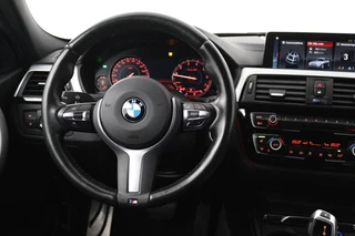 BMW 3 Serie BMW 3-serie Touring 318i M Sport Edition (STOELVERWARMING, NAVIGATIE, PARKEERSENSOREN, AUTOMAAT, CRUISE CONTROL, NL-AUTO) - afbeelding nr 4
