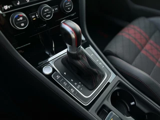 Volkswagen Golf Volkswagen Golf 2.0 TSI GTI TCR |DYN AUDIO|PANO|ACC| - afbeelding nr 28