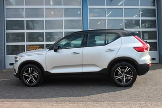 Volvo XC40 Volvo XC40 2.0 T4 AWD R-DESIGN Trekhaak afneembaar / stoel v en a incl stuurvw. - afbeelding nr 4
