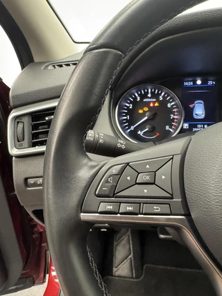 Nissan QASHQAI Nissan Qashqai 1.3 DIG-T Premium Edition Automaat-Trekhaak-Navigatie-Carplay-Cr.contr-Clima-360Camera-Lm.18
