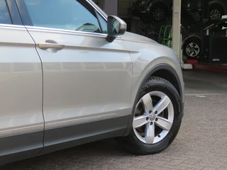 Volkswagen Tiguan Volkswagen Tiguan 1.4 TSI CON. SERIES / Led / Navi / Wegklap.haak / BOVAG garantie - afbeelding nr 44