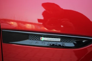 Jaguar XE Jaguar XE 2.0 R-Sport | 200PK | El. Stoelen | Camera | Afneembare trekhaak - afbeelding nr 38