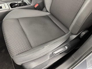 Volkswagen Golf *DIGI-COCKPIT | FULL-LED | COMFORT-SEATS | DAB+ | MICROFIBRE | KEYLESS | NAVI-FULLMAP | AMBIENT-LIGHT | ECC | TOWBAR | PDC | HEATED-SEATS | ADAPTIVE-CRUISE | CARPLAY | LANE-ASSIST | 16''ALU * - afbeelding nr 33