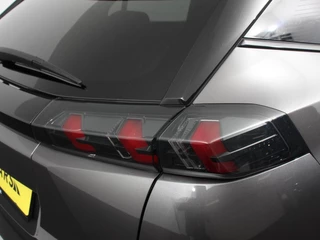 Peugeot 2008 Peugeot 2008 1.2 PureTech 130pk Automaat GT-Line Navigatie Apple Carplay/Android Auto Camera Parkeersensoren Ledverlichting Cruise Control Virtual Cockpit Climate Control Lichtmetalen velgen - afbeelding nr 32