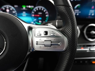 Mercedes-Benz GLC Mercedes-Benz GLC 300e AMG // Panoramadak // Burmester // 360 Camera // Keyless // Carbon // Sfeerverlichting // Carplay - afbeelding nr 24