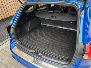 Ford Focus Ford Focus Wagon 1.0 EcoBoost Hybrid ST Line | Navigatiesysteem | Stoelverwarming | Stuurverwarming | LED verlichting | Apple CarPlay | Achteruitrijcamera | Inparkeerhulp | Parkeersensoren voor en achter - afbeelding nr 36
