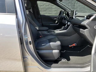 Toyota RAV4 Toyota RAV4 2.5 Hybrid AWD Bi-Tone AUT. | 1e eigenaar | 360 gr. camera | navigatie | panoramadak | JBL audio | rij assistentie - afbeelding nr 18