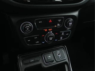 Jeep Compass Aut. *LEATHER-MICROFIBRE | NAVI-FULLMAP | KEYLESS | CAMERA | HEATED-SEATS | COMFORT-SEATS | DAB+ | ECC | LANE-ASSIST | PDC | CRUISE | 19''ALU* - afbeelding nr 14