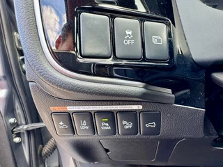 Mitsubishi Outlander Mitsubishi Outlander 2.0 PHEV 4WD INTYLE+ PREMIUM - afbeelding nr 27