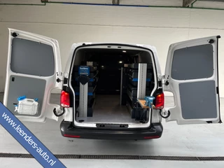 Volkswagen Transporter Automaat DSG Servicewagen 2.0 TDI 150pk L2H1 3Persoons Sortimo Inrichting, Airco, Navigatie, RIJKLAARPRIJS!