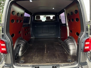 Volkswagen Transporter Volkswagen Transporter 2.0 TDI L1H2 Highline 204PK / 70YEARS EDITION / TREKH. / BEAR-LOCK / LEDER / VOORRUITVERW. / CAMERA / NAVI - afbeelding nr 39