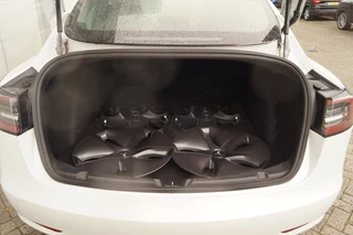 Tesla Model 3 - afbeelding nr 21