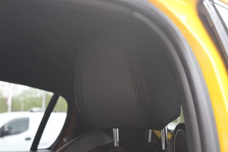 Peugeot 208 Peugeot 208 1.2 100PK GT | NAVIGATIE | APPLE CARPLAY/ANDROID AUTO | DODEHOEK DETECTIE | FULL LED KOPLAMPEN | CLIMATE CONTROL | 3-D INSTRUMENTENPANEEL | 17