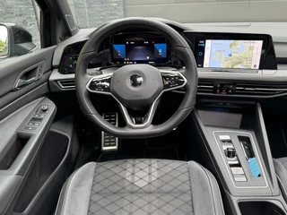 Volkswagen Golf Volkswagen Golf 1.5 eTSI R-Line Automaat | Panoramadak | LED | Black Style | Harman/Kardon HiFi | Achteruitrijcamera | Sfeerverlichting | Trekhaak afneembaar | Adaptieve cruise control | Parkeersensoren voor en achter - afbeelding nr 36