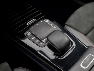 Mercedes-Benz A-Klasse Automaat (SCHUIFDAK, SFEERVERLICHTING, MEMORY SEATS, LEDER/ALCANTARA, WIDE SCREENS, STOELVERWARMING, GETINT GLAS, CAMERA, NIEUWE APK, NIEUWSTAAT) - afbeelding nr 27