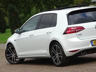 Volkswagen Golf Volkswagen Golf TSI GTE 204PK DSG / RNS / R-line / LED *NAP* - afbeelding nr 51