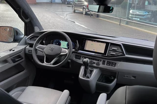 Volkswagen Caravelle Volkswagen Caravelle T6.1 2.0 TDI 204 PK DSG L2H1 DUB/CAB A-KLEP ACC | ALPINE Audio | Leder | Side Assist | Alcantara hemel bekleding | LED | - afbeelding nr 13