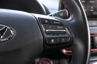 Hyundai Kona Hyundai Kona 1.6 GDI HEV Premium - All-in rijklrprs | Dealer ond. | HUD | Leer | Adpt. cruise - afbeelding nr 34