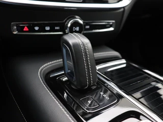 Volvo V60 Volvo V60 T8 PLUG-IN HYBRID AWD R-DESIGN SCHUIFDAK HEAD-UP DISPLAY HARMAN - afbeelding nr 34