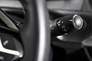 Peugeot 2008 Peugeot 2008 1.2 PureTech 130 PK GT - Automaat | Dig. Cockpit | Adapt. Cruise | Elek. stoel | Stoelverw. | PDC | Camera | NAV + App. Connect | ECC | LM 17
