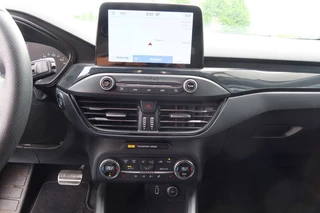 Ford Focus Ford Focus 1.0 EcoBoost AUTOMAAT ST-Line Business NAVI, Camera, Winterpakket, Full Led - afbeelding nr 9