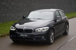 BMW 1 Serie 120i Sportline| AUT - M135i Velgen - Leder - LED