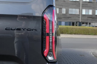 Ford E-Transit Ford E-Transit Cust. 320 L2H1 Limited 65 kWh 218pk | VOORRAAD | Inklapbare trekhaak | 17 inch lichtmetalen velgen (Carbonised Grey) | Driver Assistent Pack Premium | AGM accu | 3-fase laadkabel mode 3 32A, 10 meter | Centrale dubbele vergrendeling | Vehicle Integration System - afbeelding nr 7