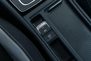 Volkswagen Golf Volkswagen Golf 2.0 TSI R 4Motion Pano Dsg DCC Dynaudio - afbeelding nr 51