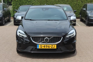 Volvo V40 Volvo V40 1.5 T2 Inscription R-Design / Panoramadak / Camera / Leder / Keyless / 17'' / Navigatie / Stoelverwarming / Cruise Control - afbeelding nr 8
