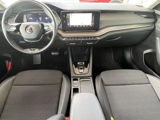 Škoda Octavia Škoda Octavia Combi 1.0 e-TSI Automaat Business Edition Navi Trekhaak Camera Carplay ACC DAB Stoel + Stuurverwarming Keyless Getint Glas NL Auto - afbeelding nr 9