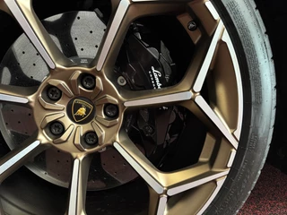 Lamborghini Urus Lamborghini Urus 4.0 V8 HYBRID SE 800 PK B&O CARBON PACK /AD PERSONAM/VIOLA MITHRAS/ PANO / MASSAGE - afbeelding nr 84