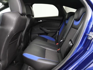 Ford Focus Ford Focus 2.0 ST-3 | Stoel & stuurverwarming |  Recaro sportstoelen | Xenon | Bluetooth | Climate control | Half leder | Cruise control - afbeelding nr 7