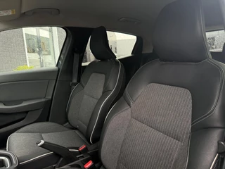 Renault Clio Renault Clio 100 TCe Intens, Stoel- en stuurverwarming, Parkeercamera, Apple CarPlay, Trekhaak, Parkeersensoren v/a - afbeelding nr 19