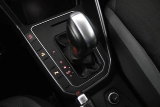 Volkswagen Polo Volkswagen Polo 1.0 TSI Highline (PARKEERSENSOREN, CRUISE ADAPTIEF, NAVIGATIE, CARPLAY, AUTOMAAT, DIGITAAL DASHBOARD, NL-AUTO) - afbeelding nr 21