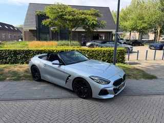 BMW Z4 M40i Keyless, Alcantara, Harman Kardon, Full Option, Launch Edition