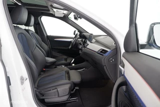 BMW X1 BMW X1 sDrive18i M Sport High Executive trekhaak|schuifdak|leer|led|HUD|lmv19 - afbeelding nr 6