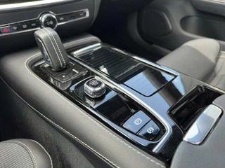 Volvo V60 Volvo V60 2.0 T6 PHEV AWD Plus Dark|PANO|TREK|H&K|PILOT|CARPLAY - afbeelding nr 16