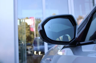 BMW 5 Serie BMW 5-serie 530e M-SPORT PRO 300PK (nieuw model) | PANORAMA DAK | M-SPORT PAKKET | M-SPORT AERODYNAMICA |  M-SPORT NAPPALEDEREN STUURWIEL MET SPORTBOOST FUNCTIE | BMW SHADOWLINE ADAPTIEVE LED KOPLAMPEN | ELEKTRISCH BEDIENBARE ACHTERKLEP |  BMW INDIVIDIUAL HIGH GLOSS EXTERIEUR RAAMLIJST AFWERKING | BMW LIVE COCKPIT PROFESSIONAL | ELEKTRISCH VERSTELBARE VOORSTOELEN MET VENTILATIE / VERWARMING EN GEHEUGEN OP DE BESTUURDERSSTOEL |  ACHTERBANKVERWARMING | 4-ZONE CLIMATE CONTROL | DONKER GETINTE ACHTERRUITEN | DONKERE HEMELBEKLEDING | DRIVE ASSISTANT | HARMAN KARDON Hi-Fi GELUIDSSYSTEEM| DRAARLOZE TELEFOONLADER | DRAADLOOOS APPLE CARPLAY / ANDROID AUTO | KLASSE 3 ALARM | COMFORT ACCESS | 20