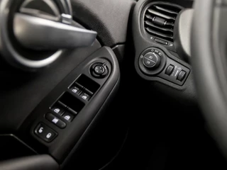 Fiat 500X 141Pk Automaat (NAVIGATIE, CLIMATE, GETINT GLAS, LEDEREN SPORTSTOELEN, XENON, CRUISE, LM VELGEN, NIEUWSTAAT) - afbeelding nr 20