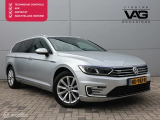 Volkswagen Passat Volkswagen Passat 1.4 TSI GTE Highline Pano Alcantara Virtual - afbeelding nr 1