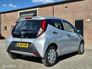 Toyota Aygo Toyota Aygo 1.0 VVT-i x-fun Airco CV Elek ramen Led - afbeelding nr 2