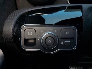 Mercedes-Benz A-Klasse 180 136pk Automaat Business Solution AMG | Origineel NL | Navi | Apple Carplay+Android Auto | Clima | Cruise | Led Koplampen | Pdc V+A+Assist+Camera | Stoelverwarming | 18''lm - afbeelding nr 21
