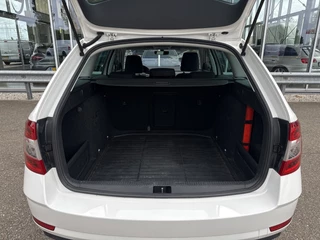 Škoda Octavia Škoda Octavia Combi 1.0 TSI Ambition Business | NL-auto | Navi | Carplay | Clima | PDC | BTW - afbeelding nr 30
