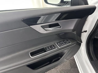 Jaguar XF Jaguar XF 2.0d Portfolio Aut. *FULL-LEATHER | XENON | NAVI-FULLMAP | COMFORT-SEATS | CAMERA | AMBIENT-LIGHT | ECC | PDC | CRUISE | 17''ALU* - afbeelding nr 24