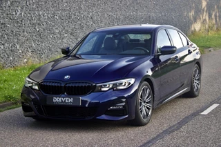 BMW 3 Serie 320i | Tanzanit Blue - Live Cockpit - H/K - NL