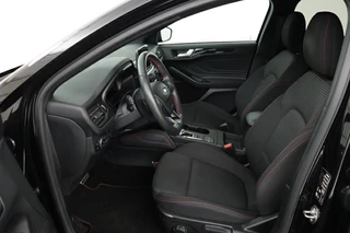 Ford Focus Ford Focus 1.5 EcoBoost ST Line | Camera | Carplay |  Full LED | Keyless | Navigatie | Climate control | Sportstoelen | Cruise control - afbeelding nr 4
