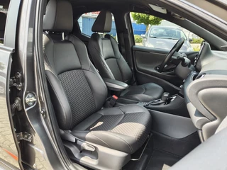 Toyota Yaris Toyota Yaris 1.5 Hybrid Executive | Navi | Parkeersensoren | Android Auto - afbeelding nr 28